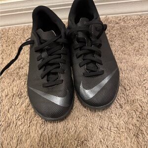 Girls Nike sneakers barely used size 1y